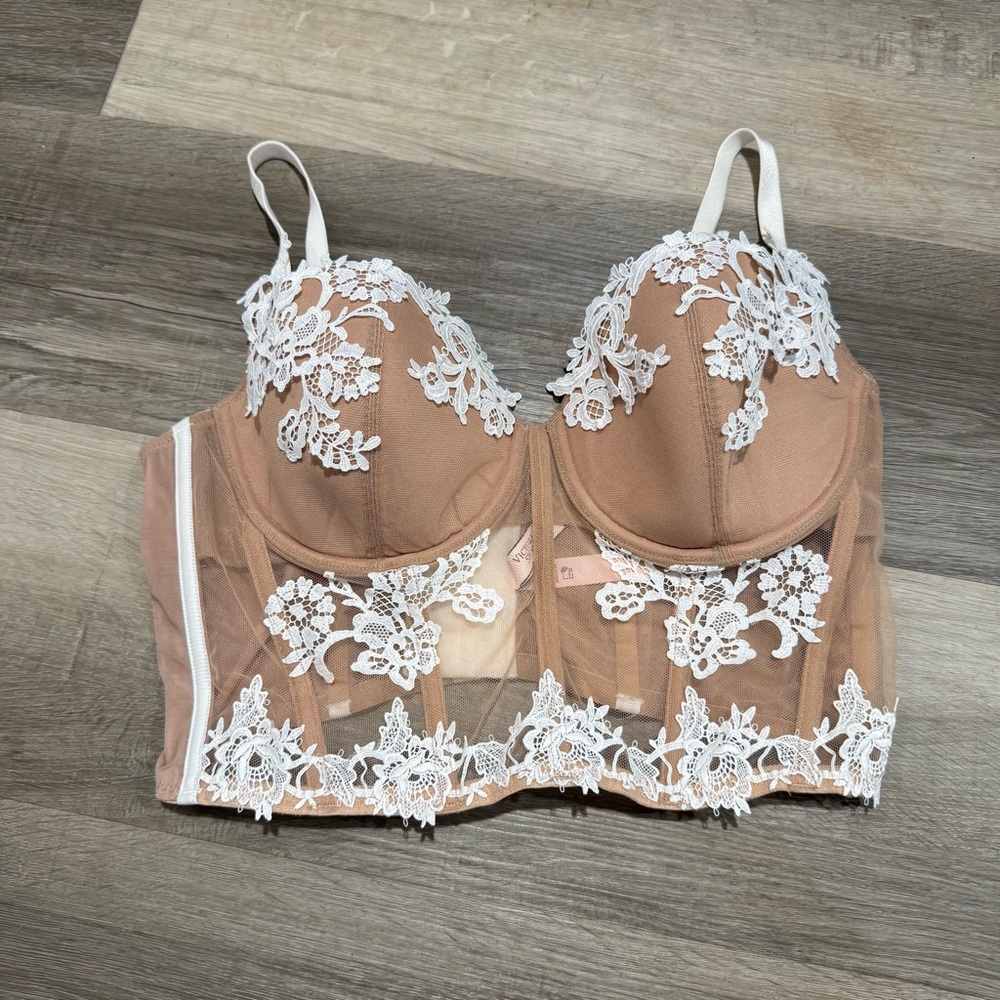 Victoria’s Secret ✦ Dream Angels Bustier ✦ Nude Lightly Lined Embroidered